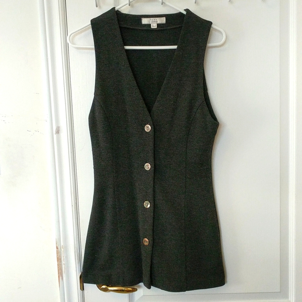 Sleeveless long vest